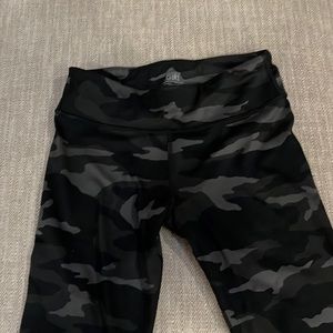 Athleta girls capri camo leggings. Brand new. Size 12.